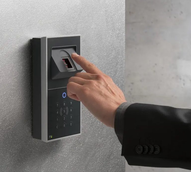 SISTEMES DE CONTROL D’ACCÉS